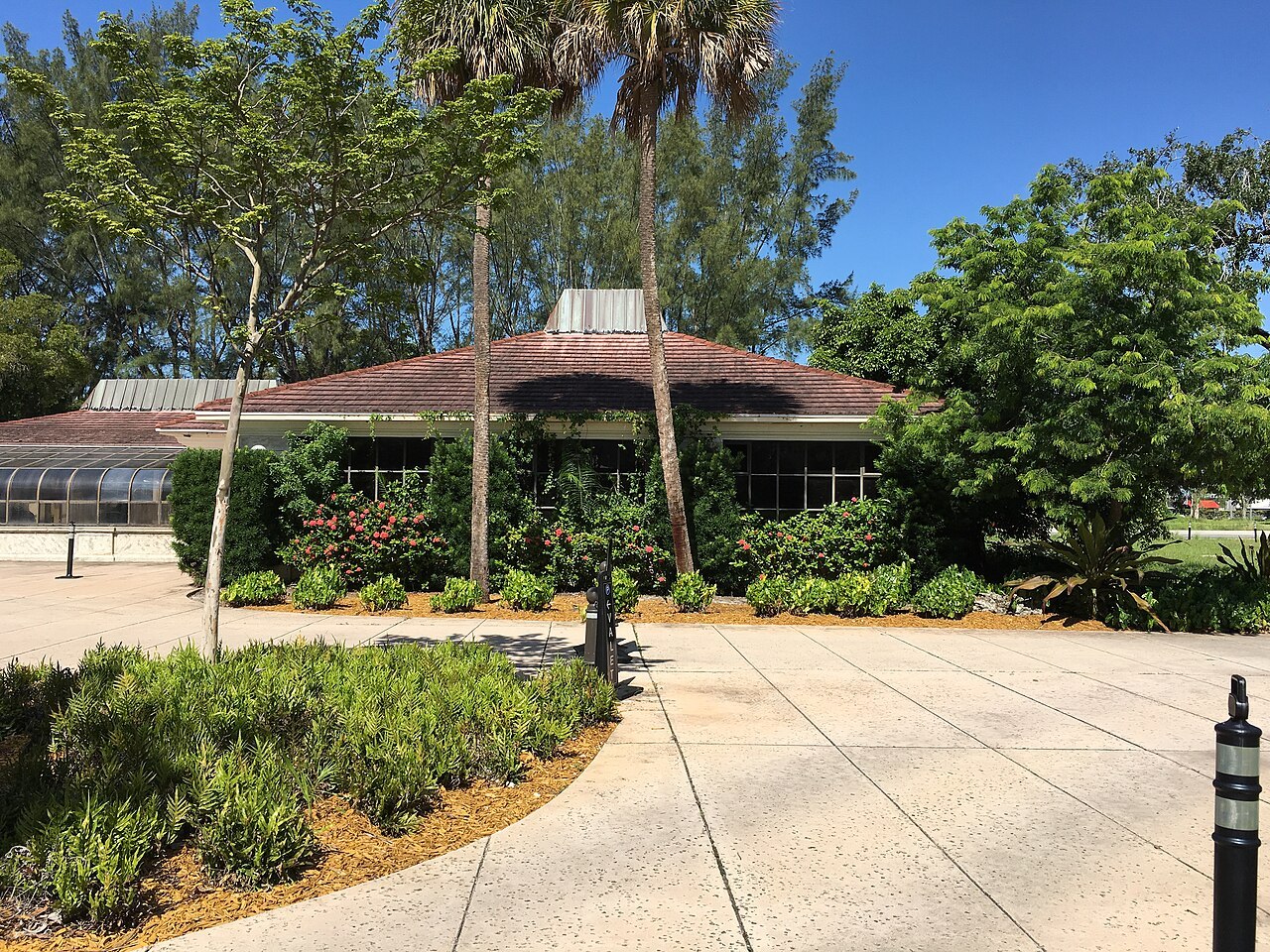 Flamingo Pavilion Hialeah Park Race Track (29040079631)