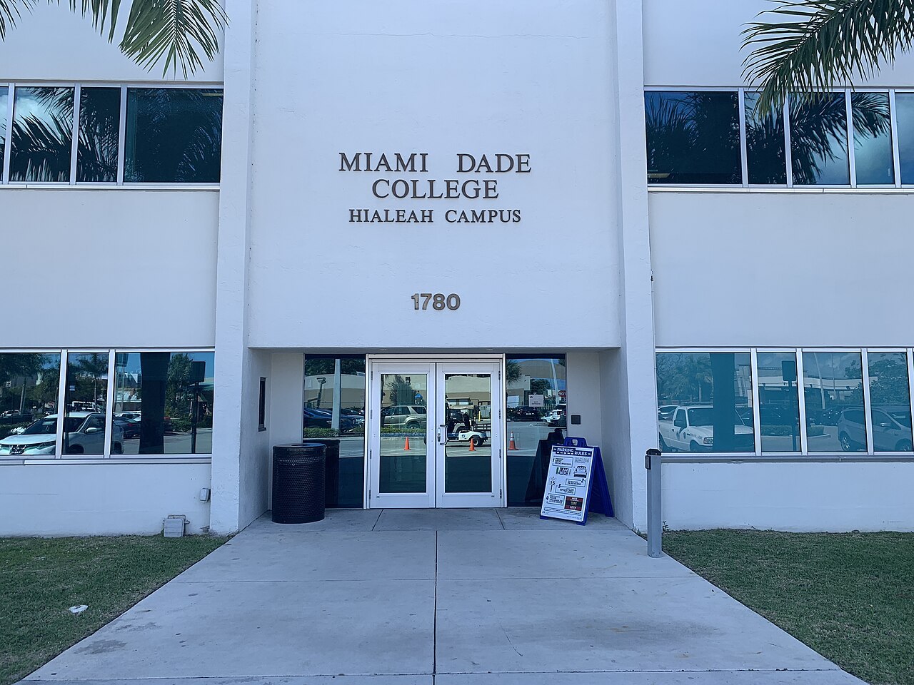Miami Dade College Campus entrance 